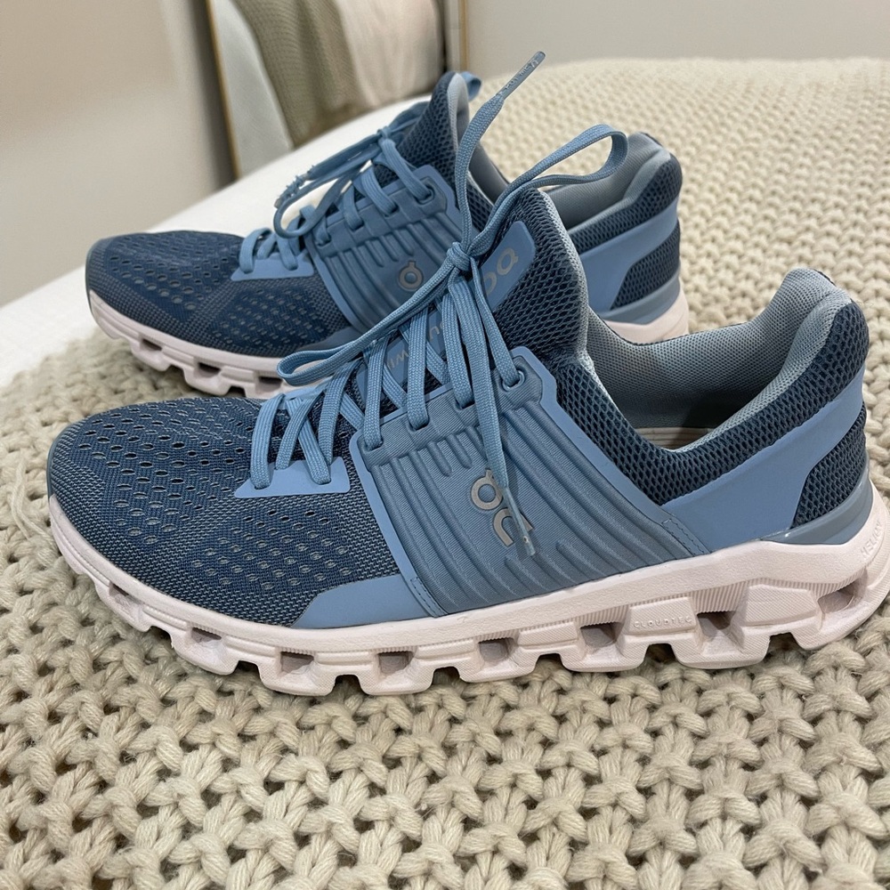 women’s on cloud size 8.5